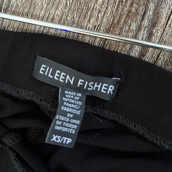 Eileen Fisher stretchable Black Pants in Size XS
RN78121 CA 34460 - Picture 3 of 6